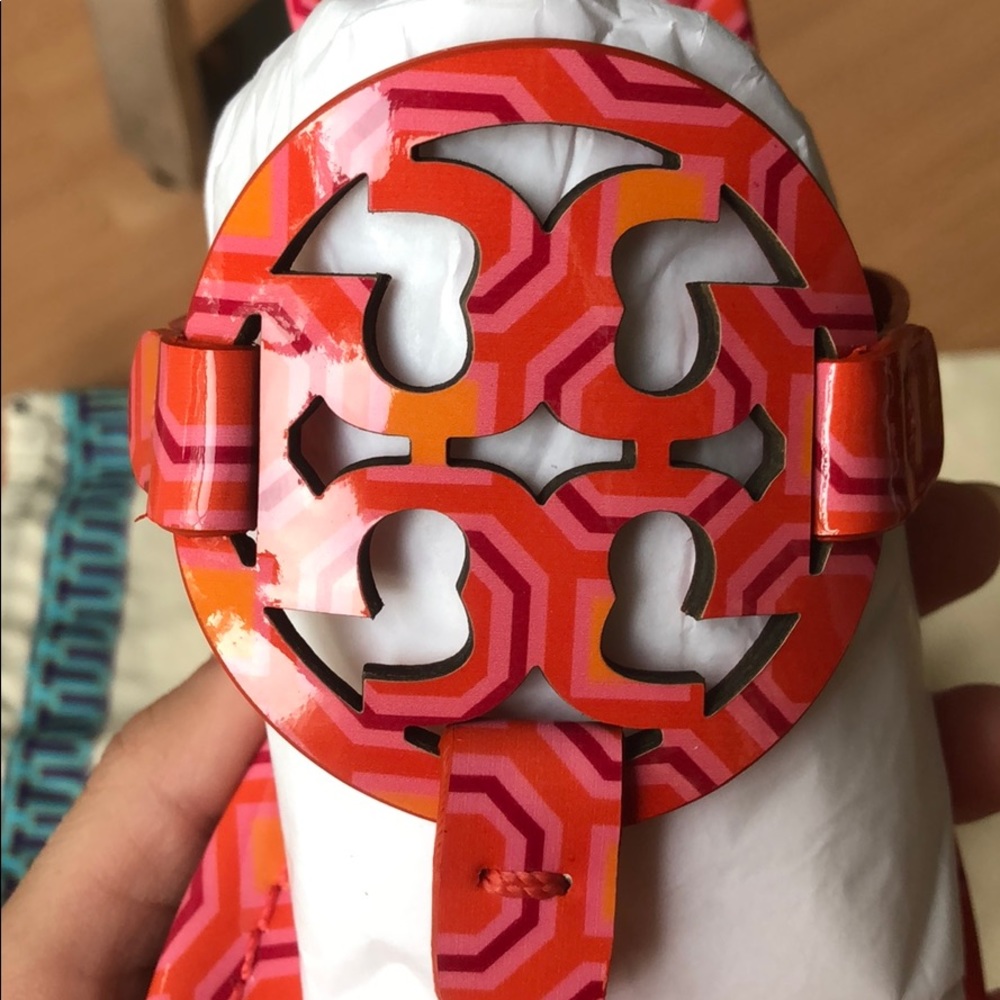 NEW - Tori Burch sandals - with bag